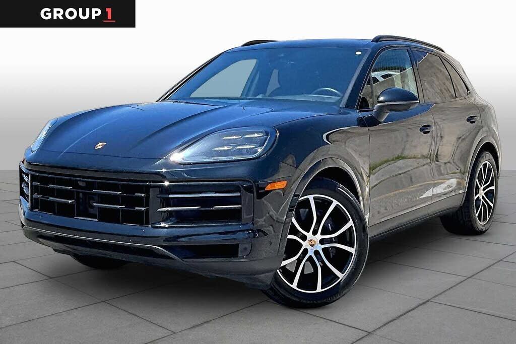 2024 PORSCHE Cayenne