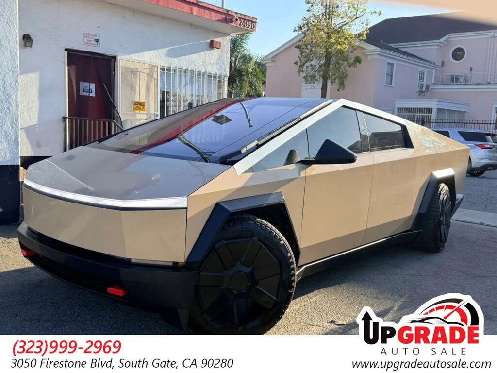 2024 TESLA Cybertruck