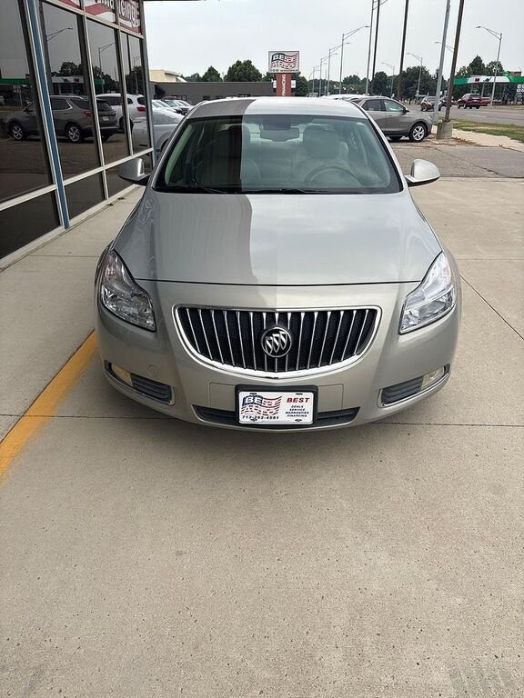 2011 BUICK Regal