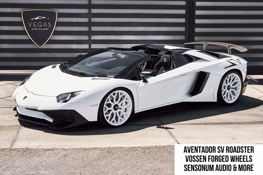 2016 LAMBORGHINI Aventador