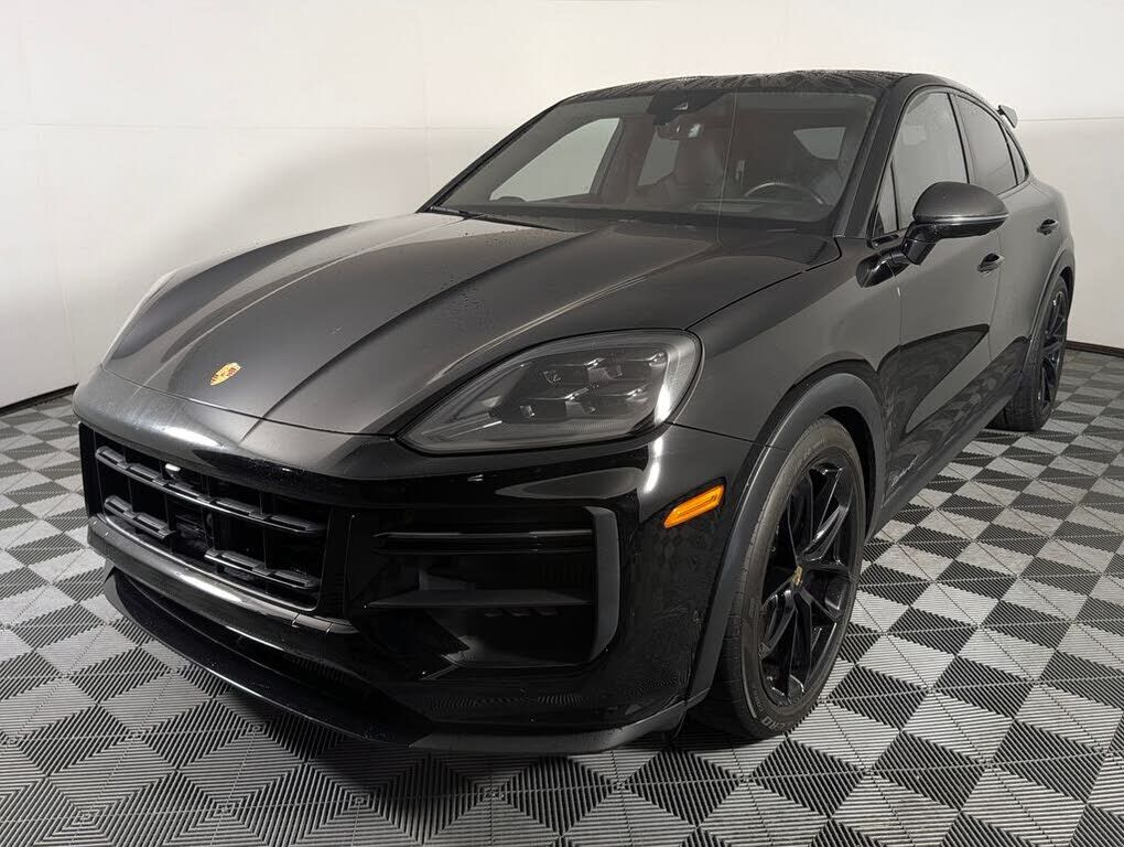 2024 PORSCHE Cayenne