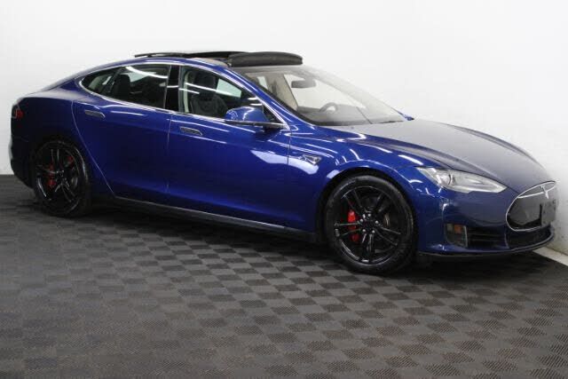 2015 TESLA Model S