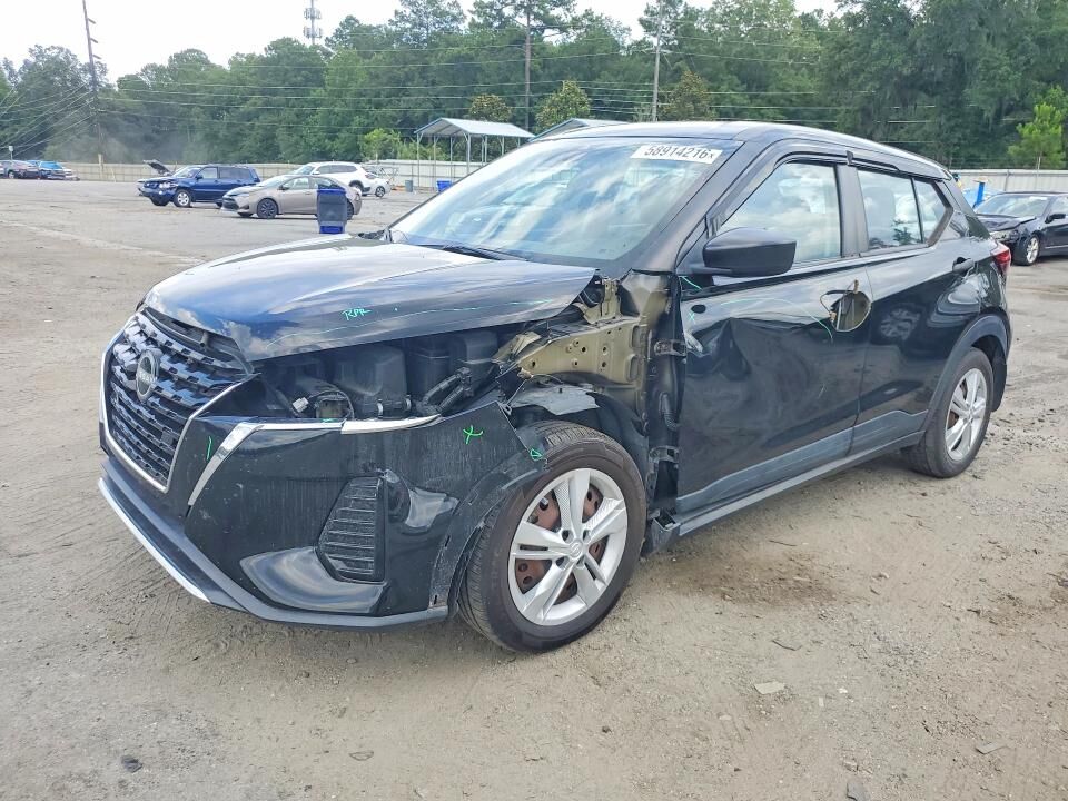 2022 NISSAN Kicks