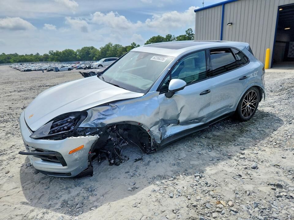 2024 PORSCHE Cayenne