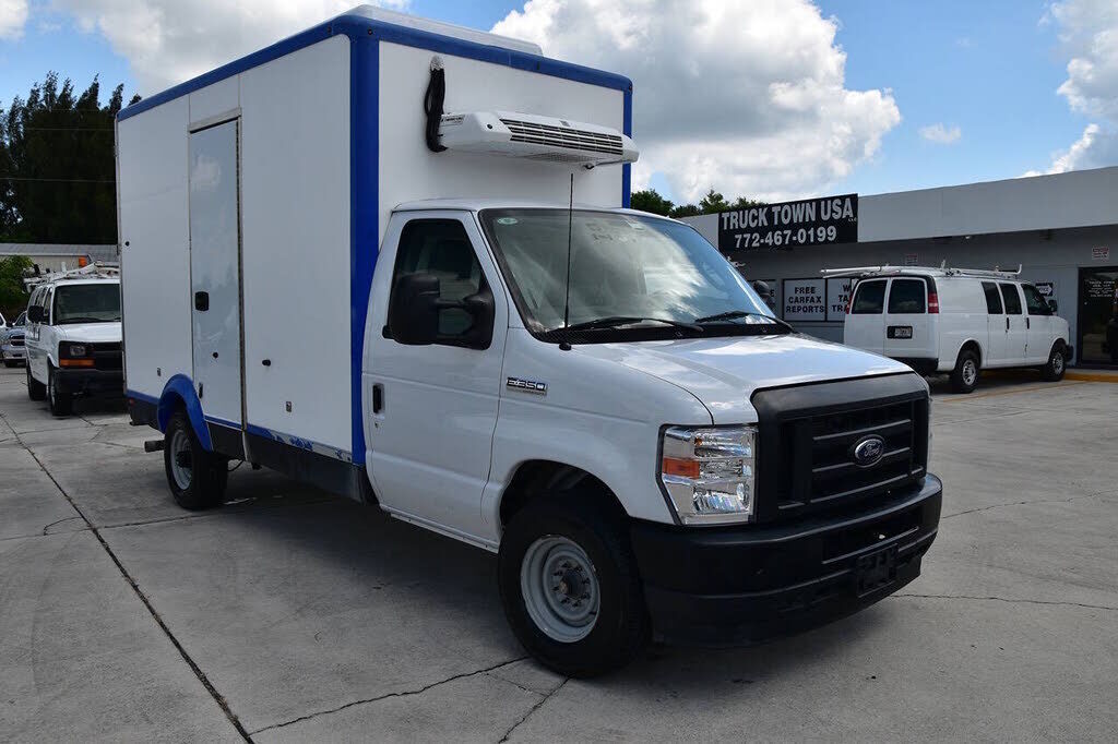 2023 FORD E-350