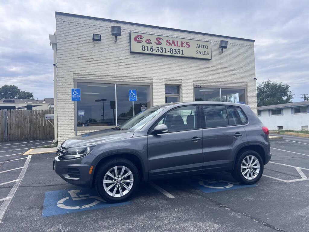 2017 VOLKSWAGEN Tiguan