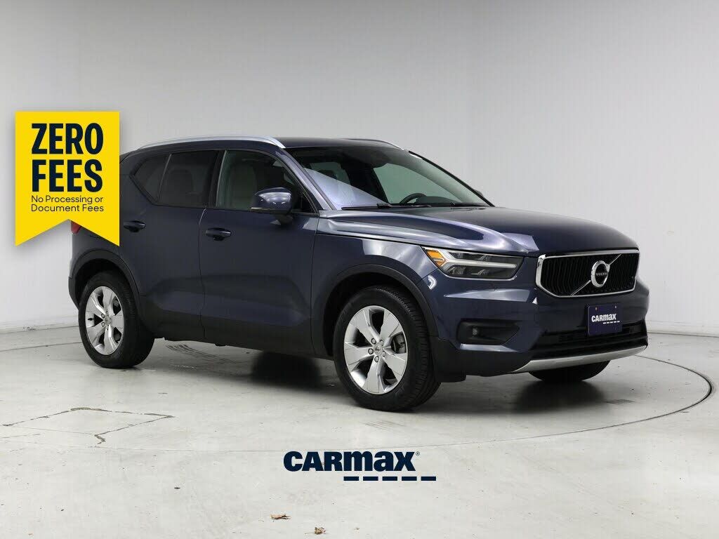 2022 VOLVO XC40