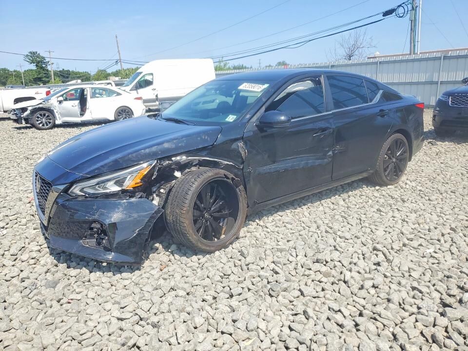 2022 NISSAN Altima