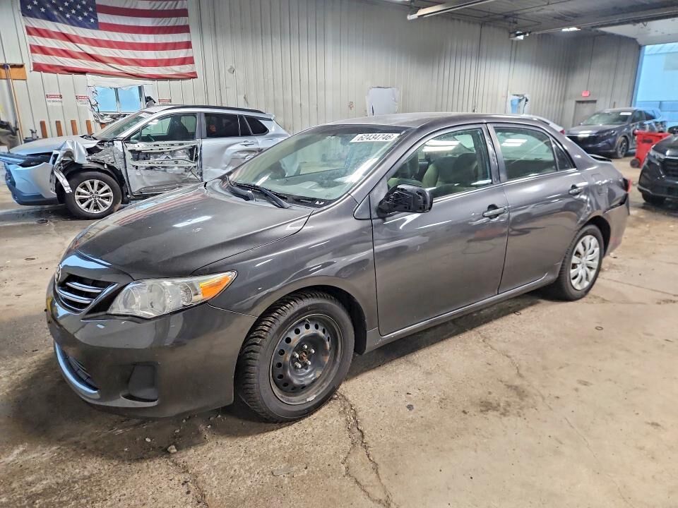 2013 TOYOTA Corolla