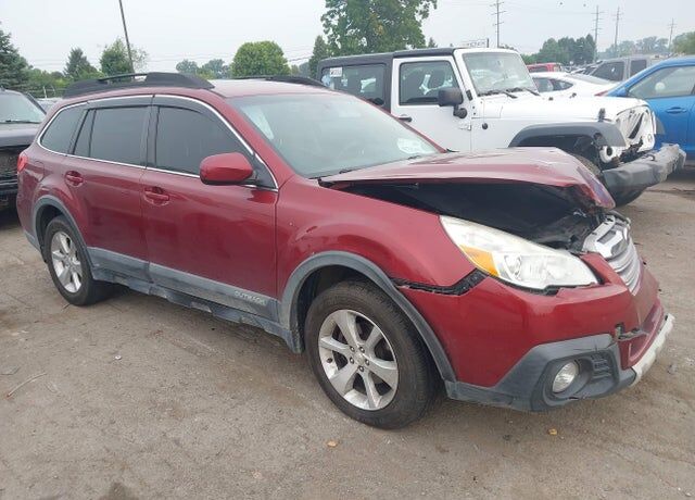 2013 SUBARU Outback