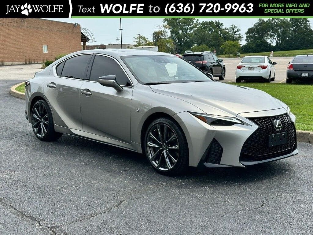 2022 LEXUS IS