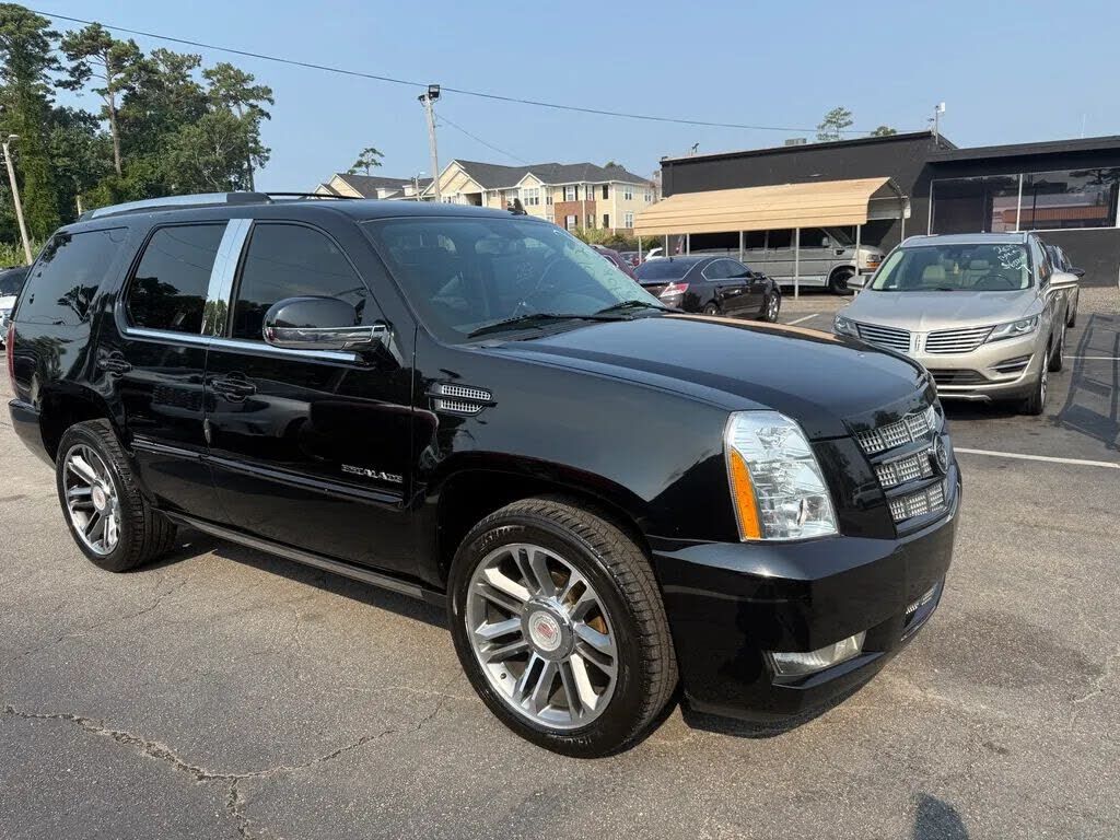 2012 CADILLAC Escalade