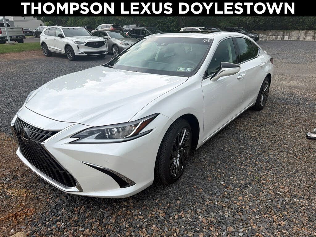 2025 LEXUS ES