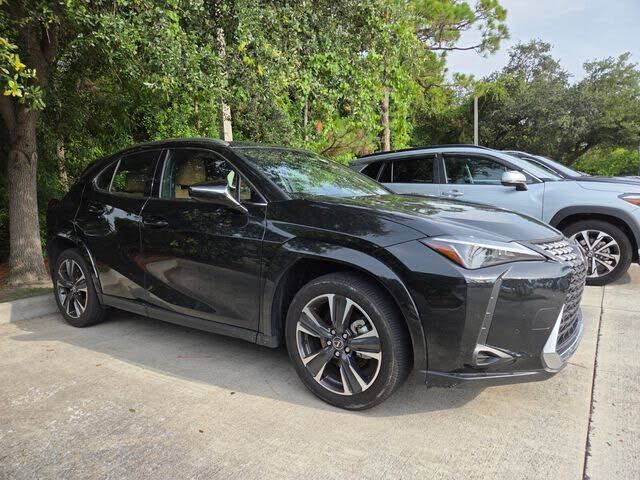 2025 LEXUS UX