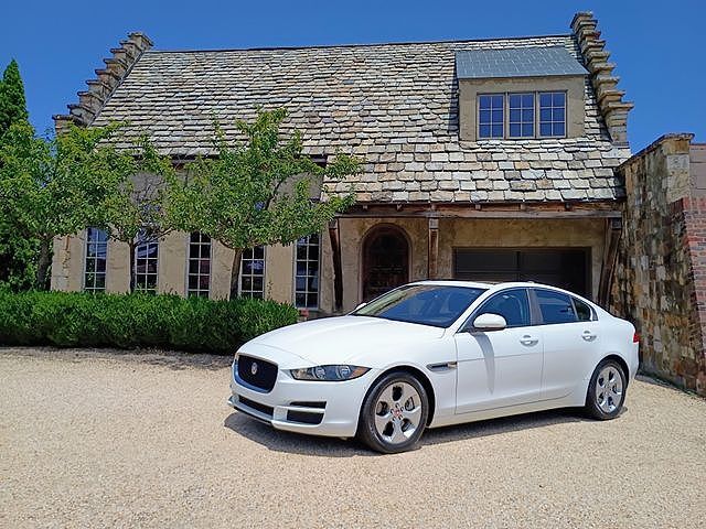 2017 JAGUAR XE