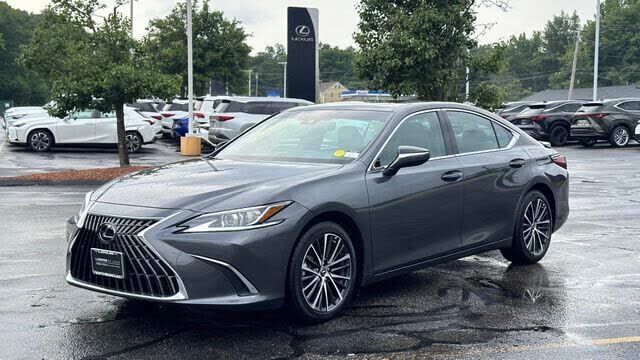 2025 LEXUS ES