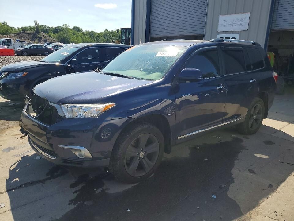 2013 TOYOTA Highlander