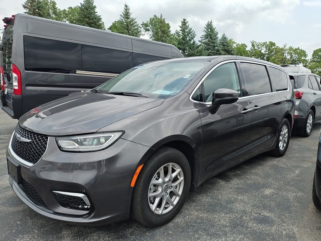 2023 CHRYSLER Pacifica