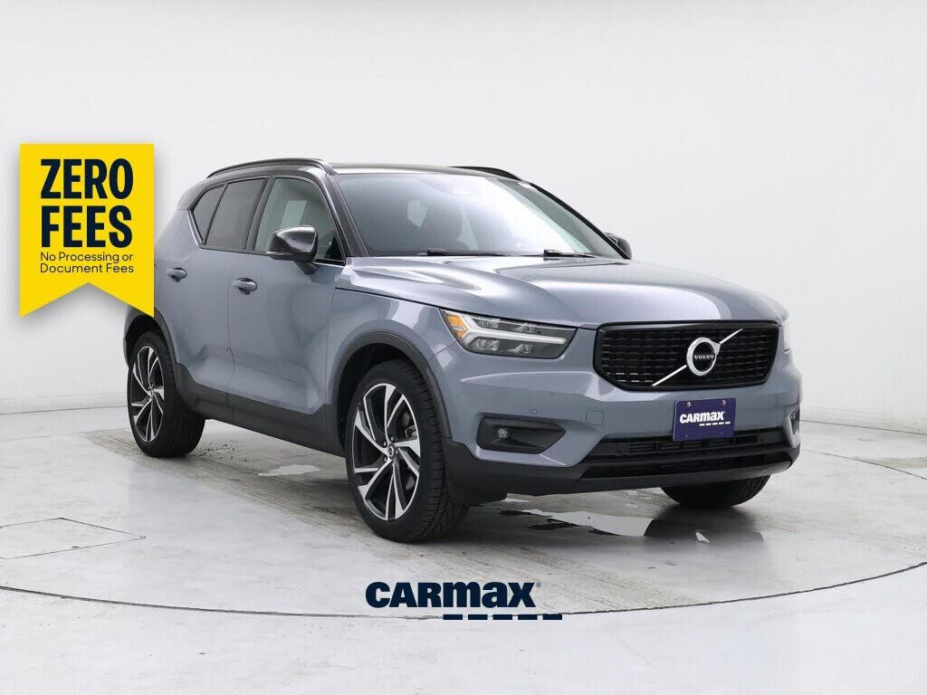 2021 VOLVO XC40