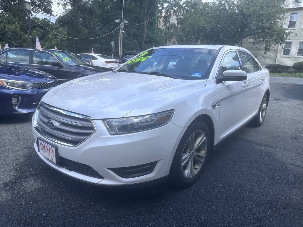 2013 FORD Taurus