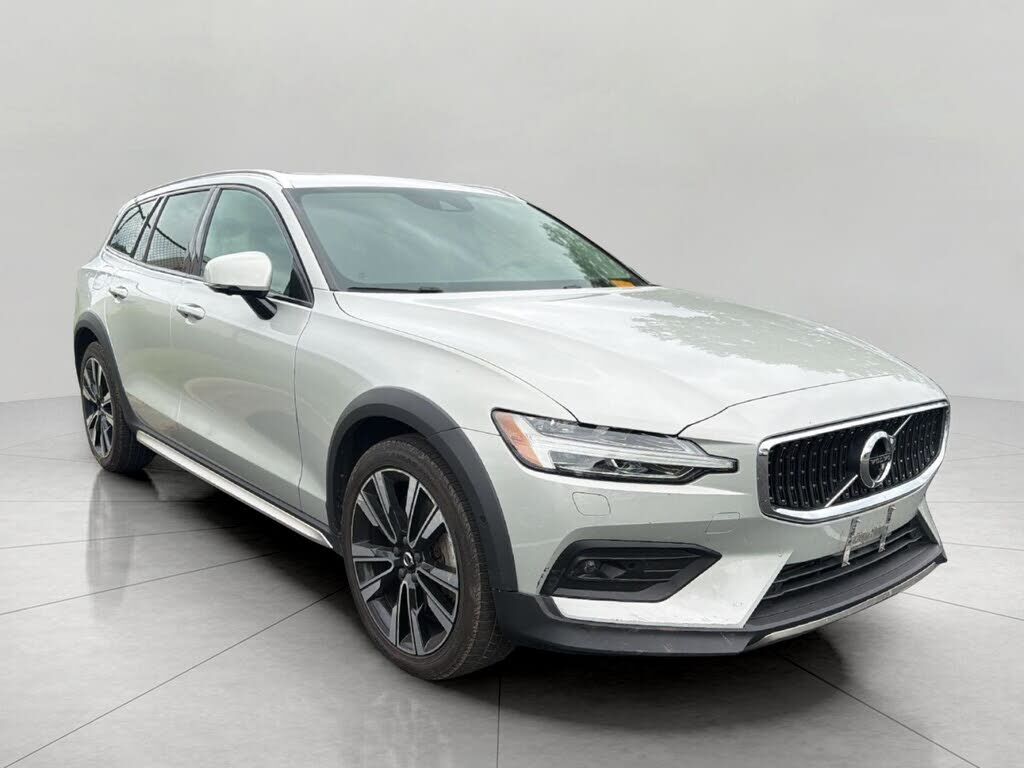 2020 VOLVO V60CC