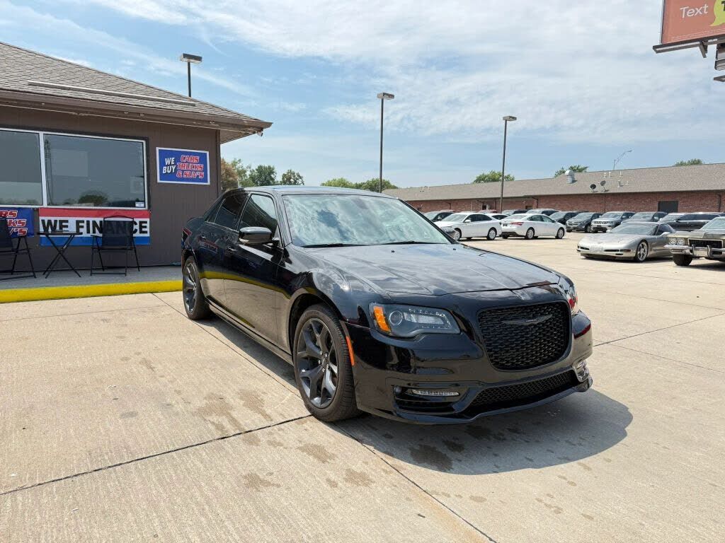 2022 CHRYSLER 300