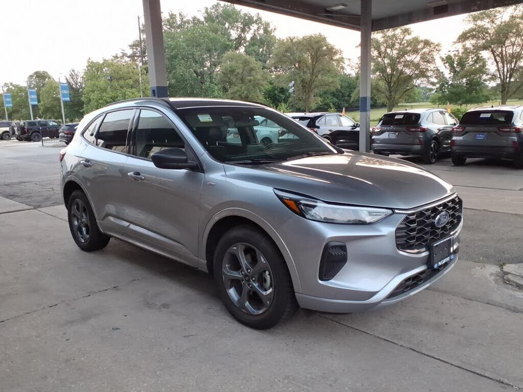 2024 FORD Escape