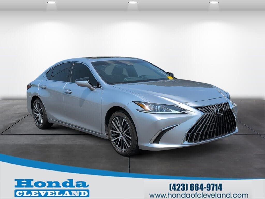 2024 LEXUS ES