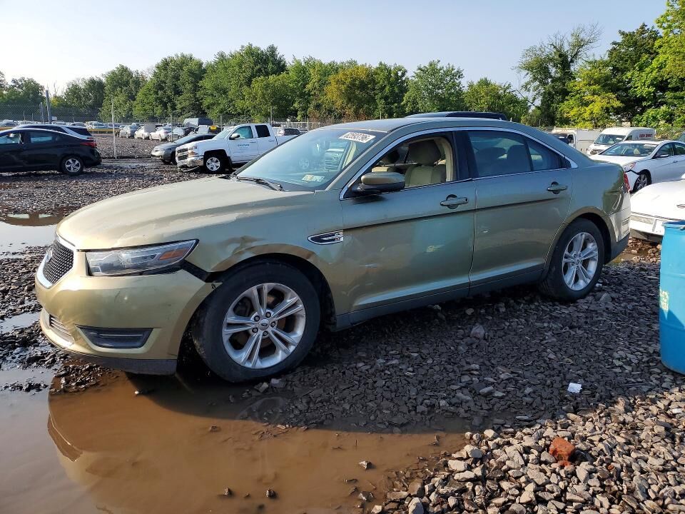 2013 FORD Taurus