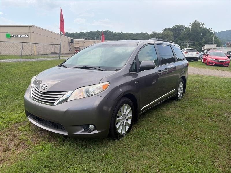 2016 TOYOTA Sienna