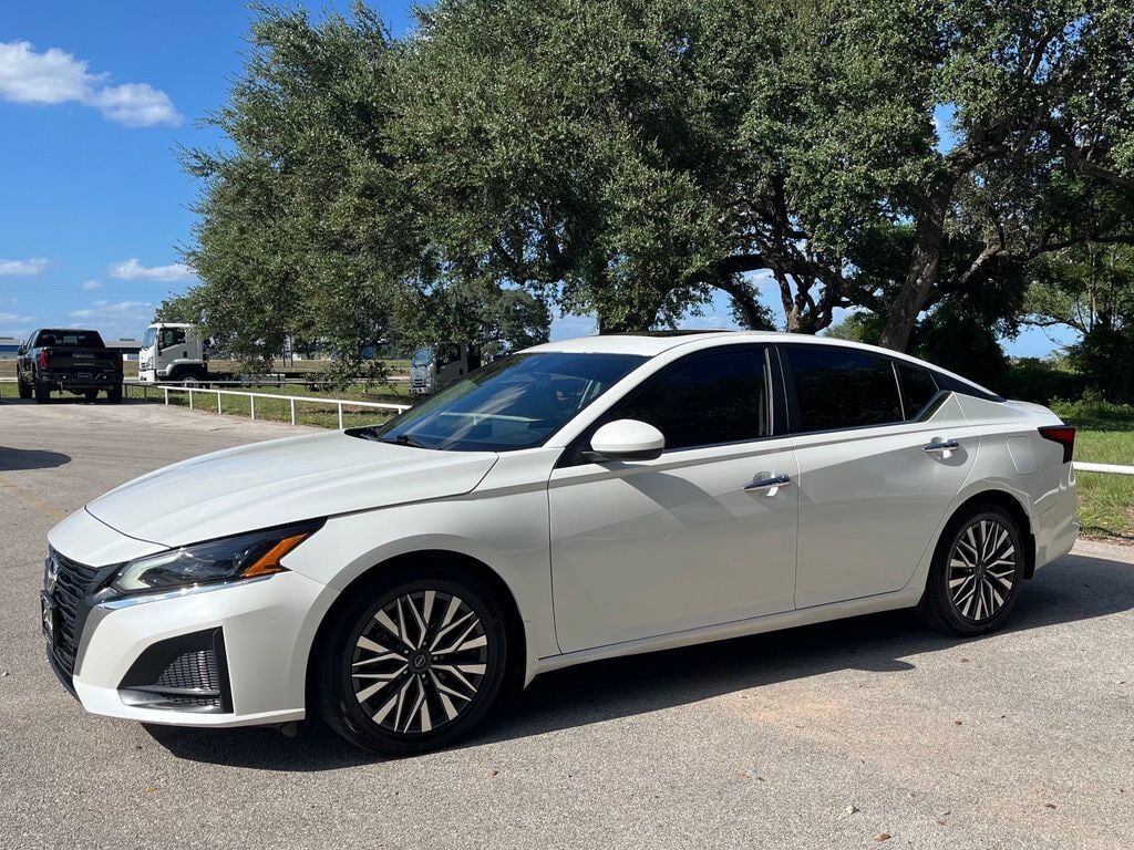 2023 NISSAN Altima