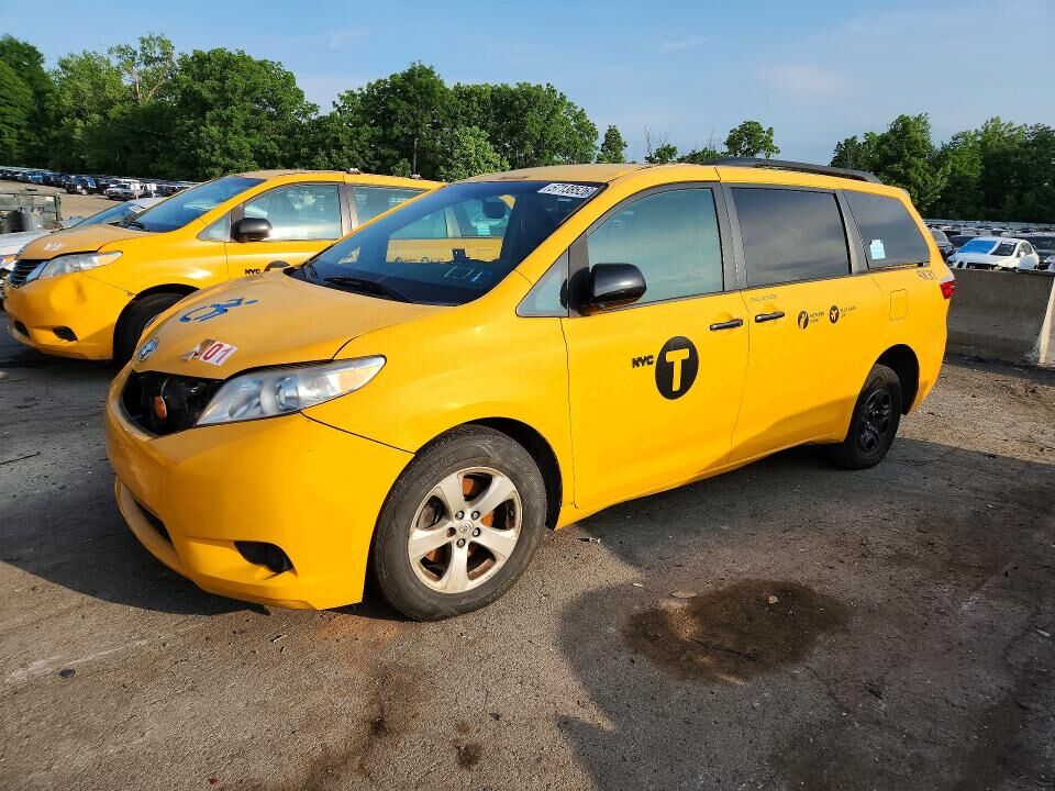 2017 TOYOTA Sienna