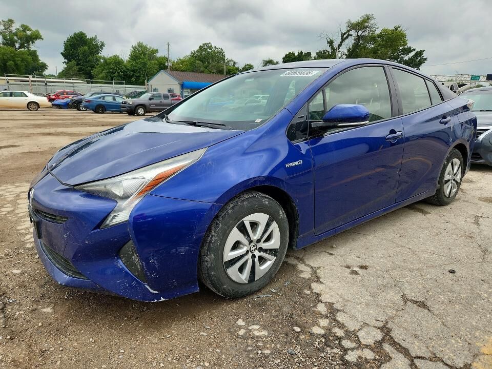 2016 TOYOTA PRIUS
