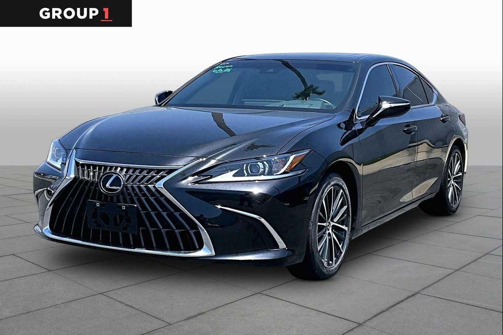 2025 LEXUS ES