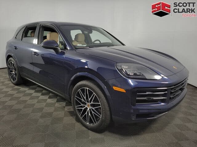 2025 PORSCHE Cayenne