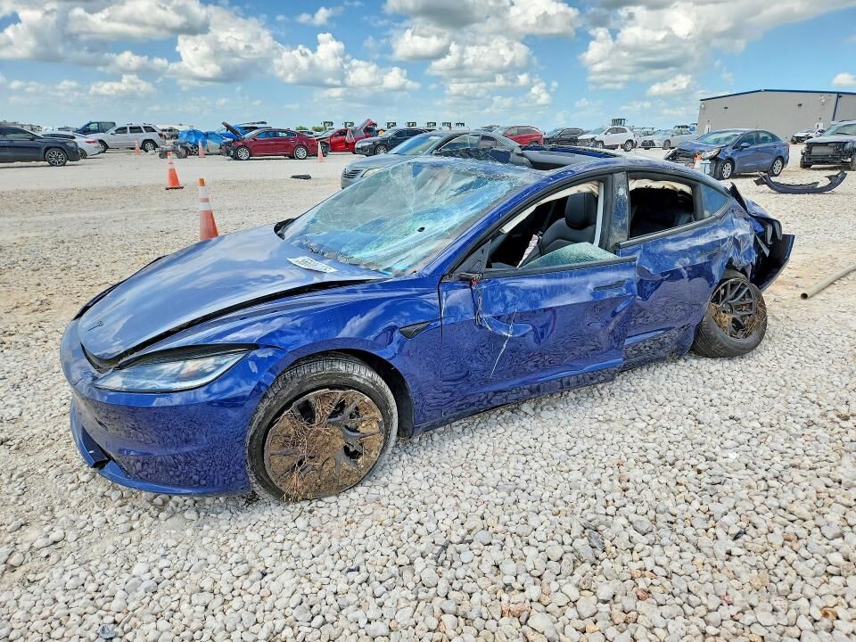 2026 TESLA Model 3