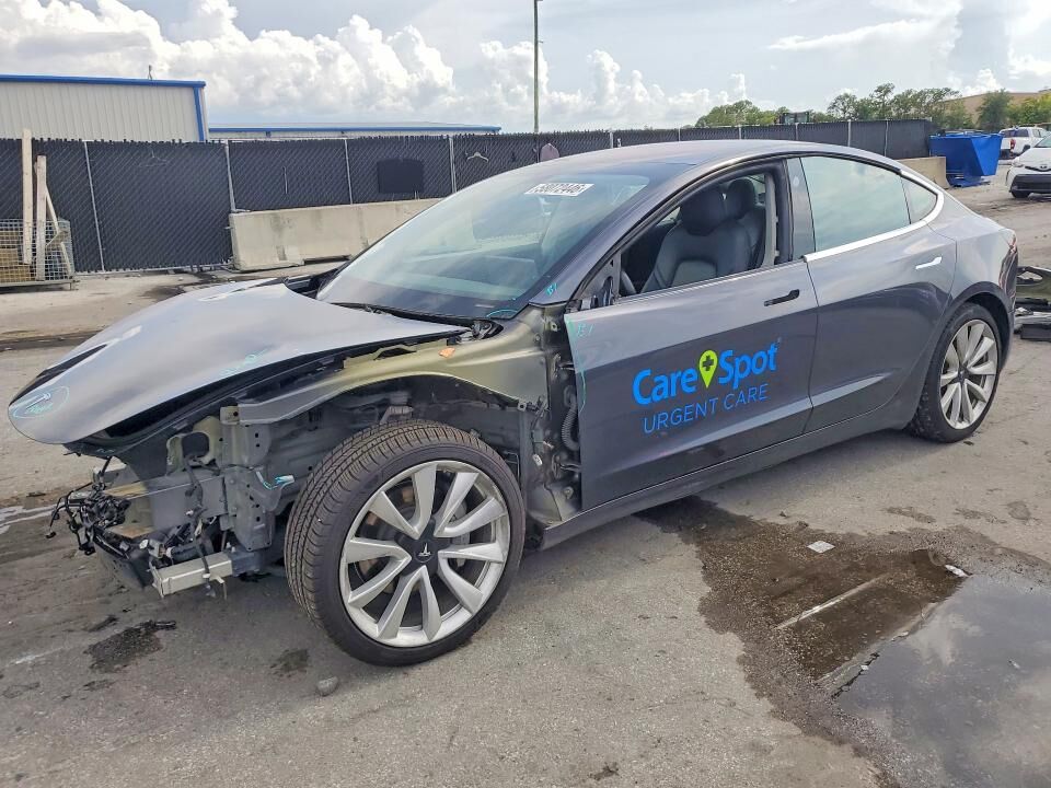 2018 TESLA Model 3