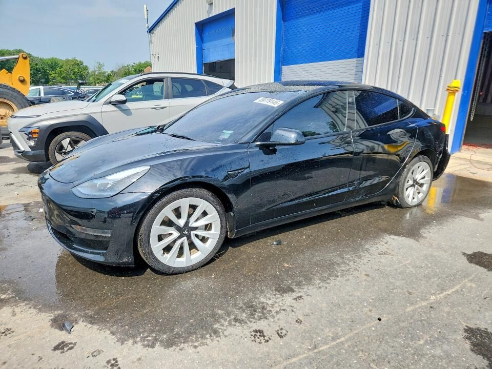 2022 TESLA Model 3