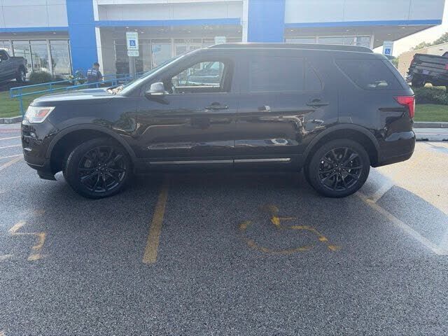 2018 FORD Explorer