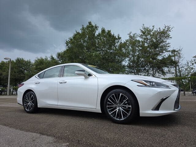 2024 LEXUS ES