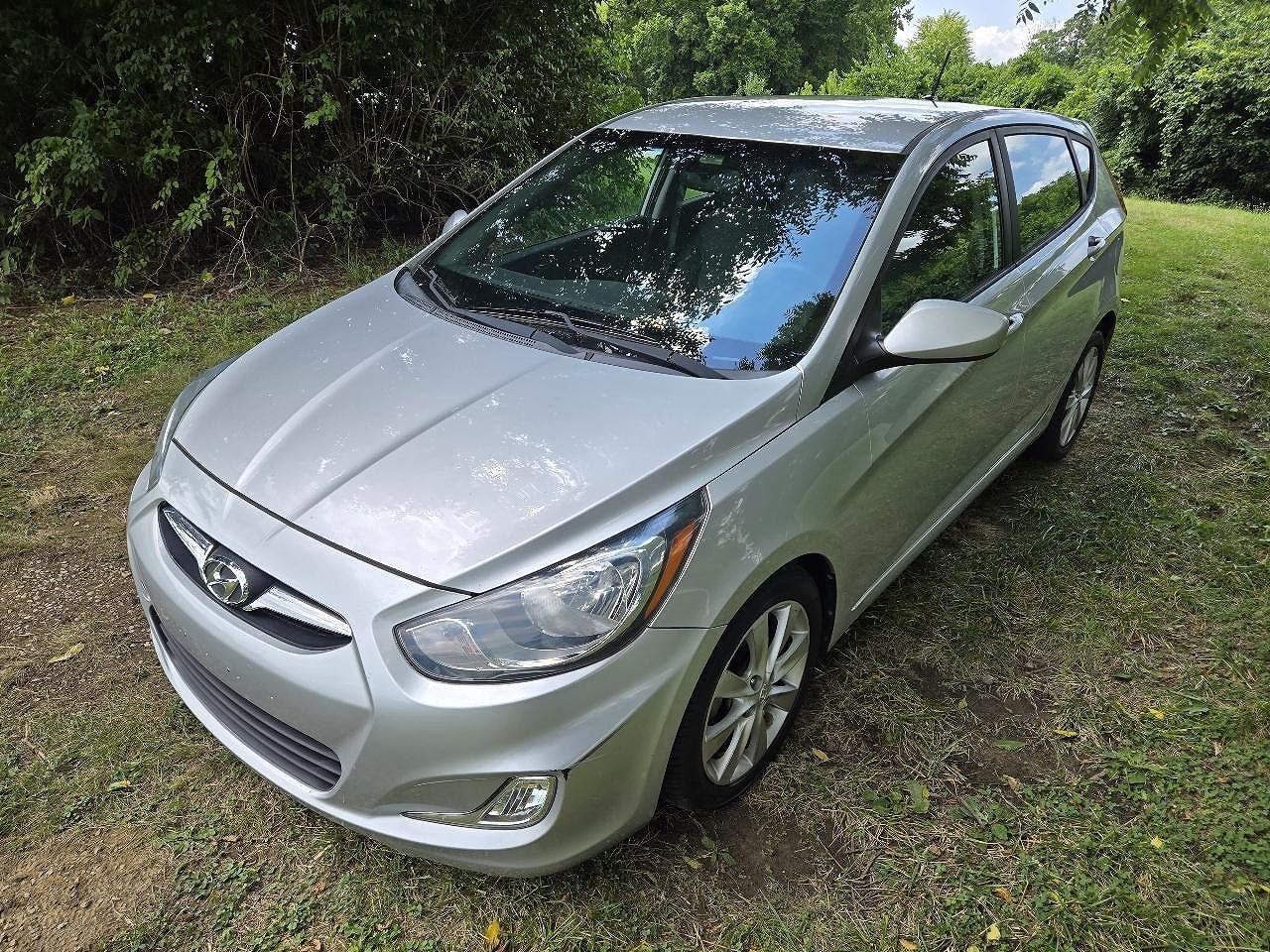 2012 HYUNDAI Accent