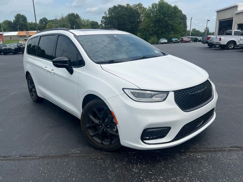 2023 CHRYSLER Pacifica