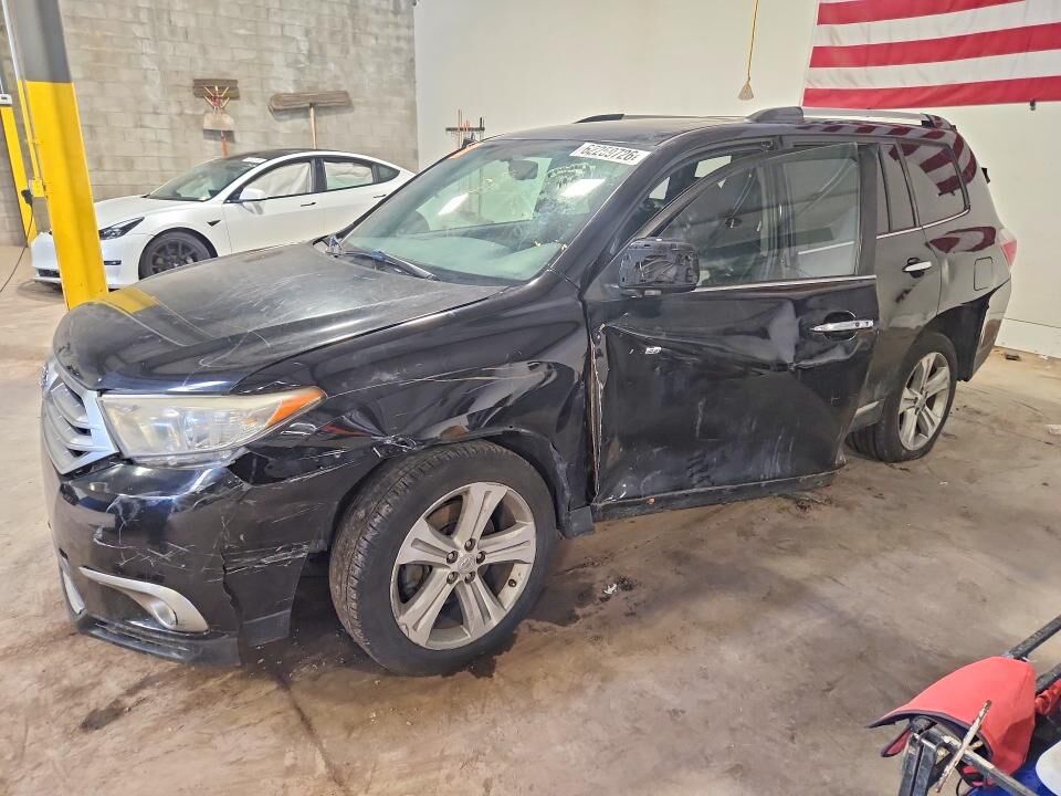 2013 TOYOTA Highlander