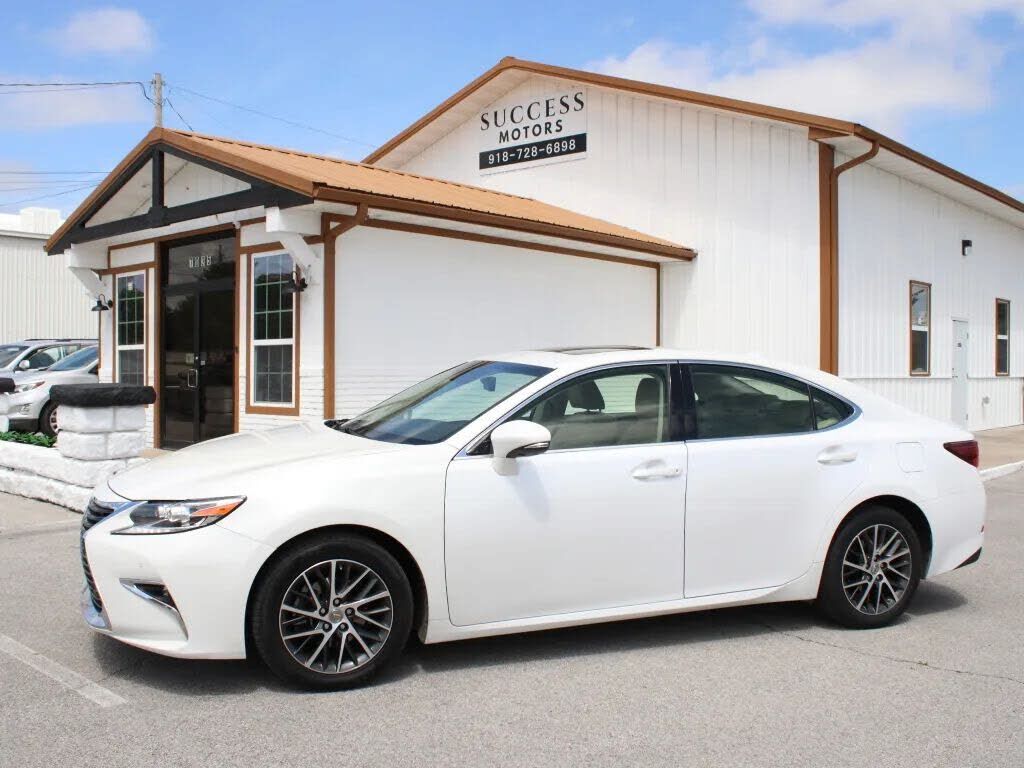2016 LEXUS ES