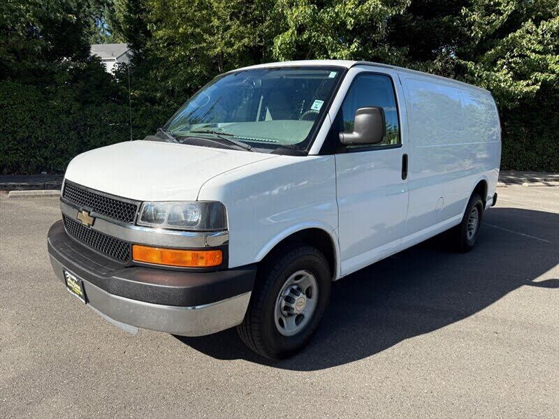 2011 CHEVROLET Express
