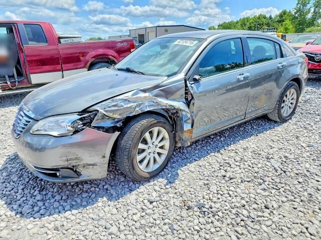 2013 CHRYSLER 200