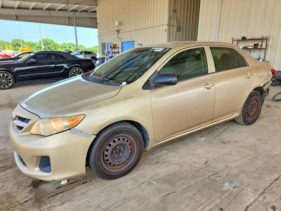 2013 TOYOTA Corolla