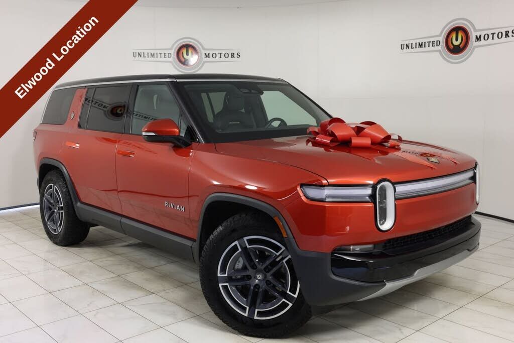 2025 RIVIAN R1S