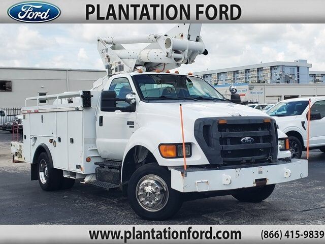 2011 FORD F-650