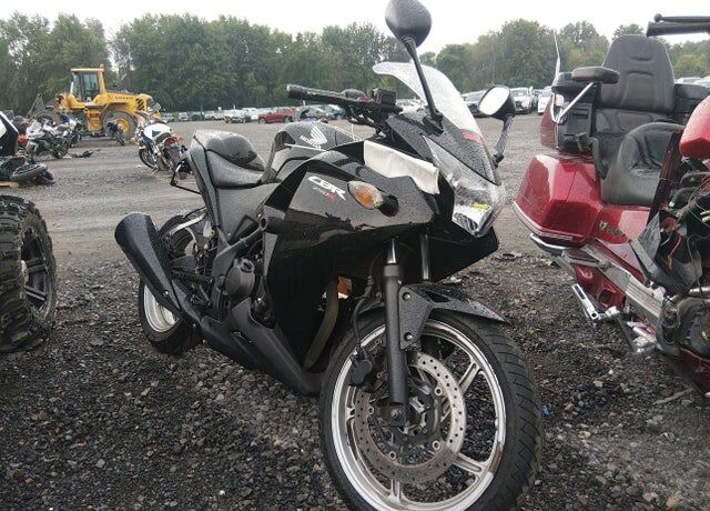 2011 HONDA CB